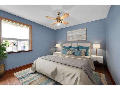 63 Fernwood Crescent, Hamilton, ON - Indoor Photo Showing Bedroom