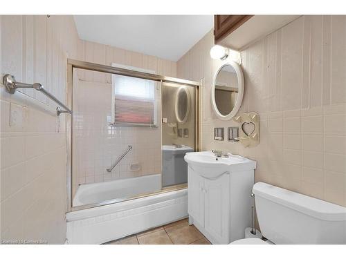 63 Fernwood Crescent, Hamilton, ON - Indoor Photo Showing Bathroom