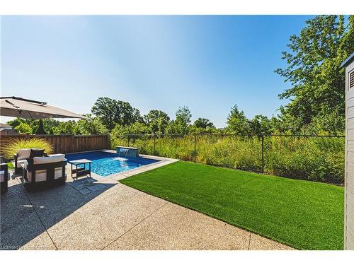 14 Dolphin Place, Hamilton, ON - Outdoor With In Ground Pool With Backyard