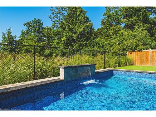 14 Dolphin Place, Hamilton, ON - Outdoor With In Ground Pool With Backyard