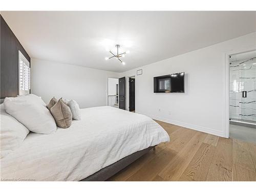 14 Dolphin Place, Hamilton, ON - Indoor Photo Showing Bedroom