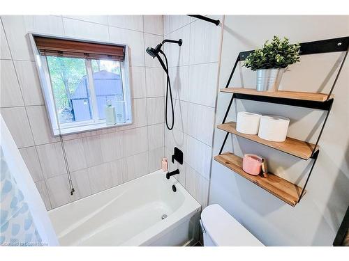 49 Aberdeen Avenue, Mount Hope, ON - Indoor Photo Showing Bathroom