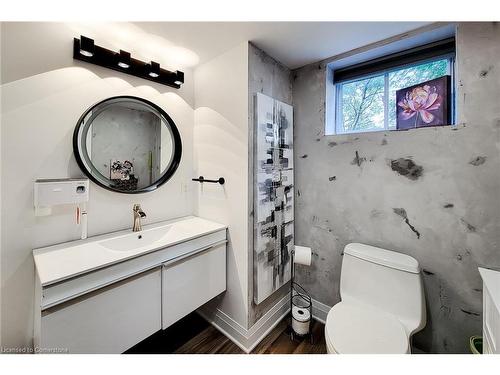 49 Aberdeen Avenue, Mount Hope, ON - Indoor Photo Showing Bathroom