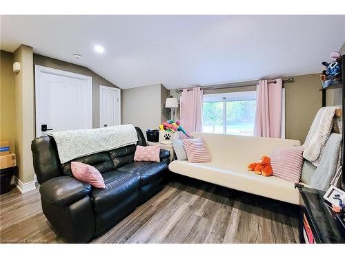 49 Aberdeen Avenue, Mount Hope, ON - Indoor Photo Showing Living Room