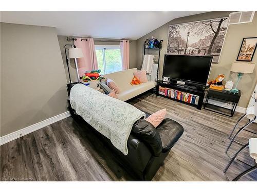 49 Aberdeen Avenue, Mount Hope, ON - Indoor Photo Showing Living Room