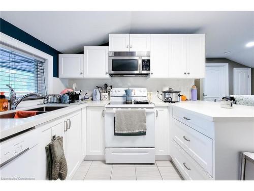 49 Aberdeen Avenue, Mount Hope, ON - Indoor Photo Showing Kitchen