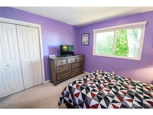 4502 Cedarbrook Lane, Beamsville, ON - Indoor Photo Showing Bedroom