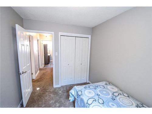 4502 Cedarbrook Lane, Beamsville, ON - Indoor Photo Showing Bedroom