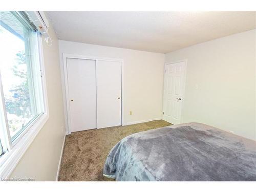 4502 Cedarbrook Lane, Beamsville, ON - Indoor Photo Showing Bedroom