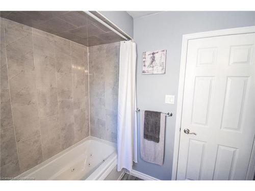 4502 Cedarbrook Lane, Beamsville, ON - Indoor Photo Showing Bathroom