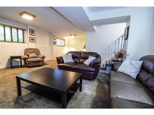 4502 Cedarbrook Lane, Beamsville, ON - Indoor Photo Showing Living Room