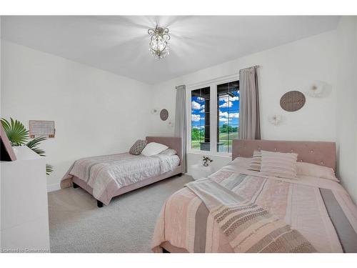 266 York Road, Caledonia, ON - Indoor Photo Showing Bedroom