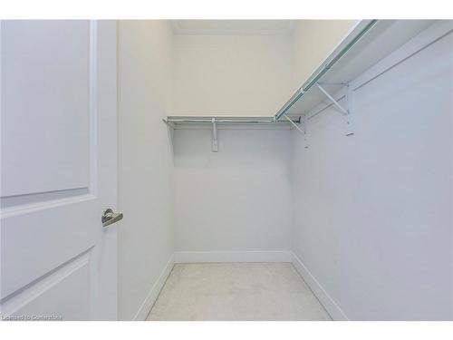 1488 Yellow Rose Circle, Oakville, ON - Indoor With Storage