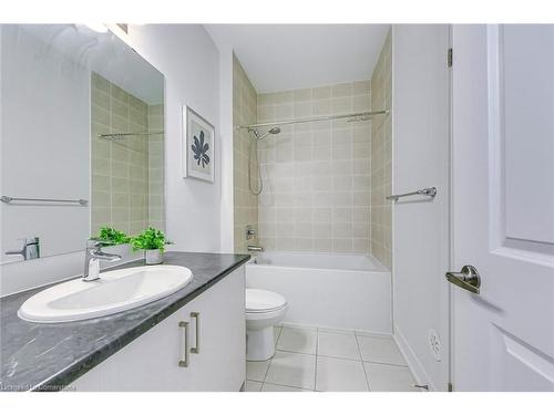 1488 Yellow Rose Circle, Oakville, ON - Indoor Photo Showing Bathroom