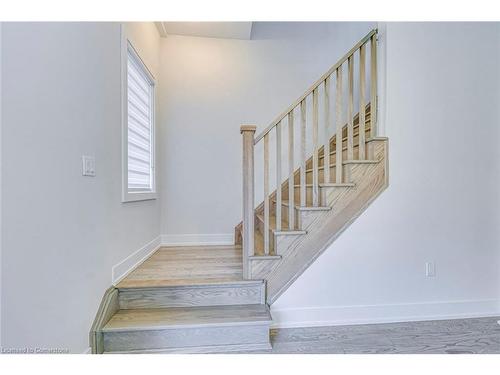 1488 Yellow Rose Circle, Oakville, ON - Indoor Photo Showing Other Room