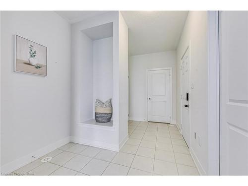 1488 Yellow Rose Circle, Oakville, ON - Indoor Photo Showing Other Room