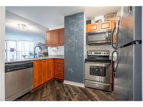 1115-135 James Street, Hamilton, ON - Indoor Photo Showing Kitchen