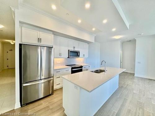 101-1880 Gordon Street, Guelph, ON - Indoor Photo Showing Kitchen With Stainless Steel Kitchen With Double Sink With Upgraded Kitchen