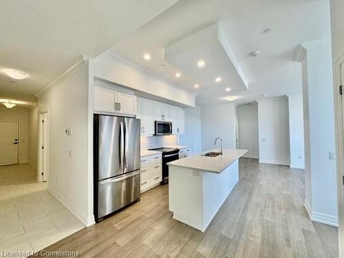 101-1880 Gordon Street, Guelph, ON - Indoor Photo Showing Kitchen With Stainless Steel Kitchen With Upgraded Kitchen