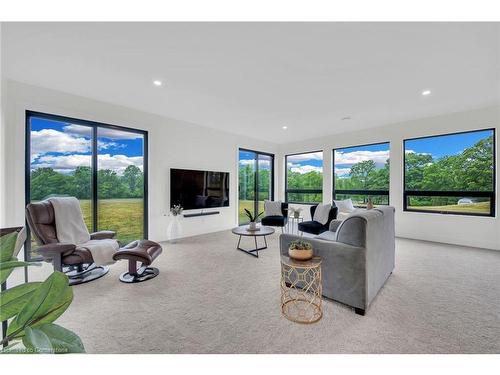 266 York Road, Caledonia, ON - Indoor Photo Showing Living Room