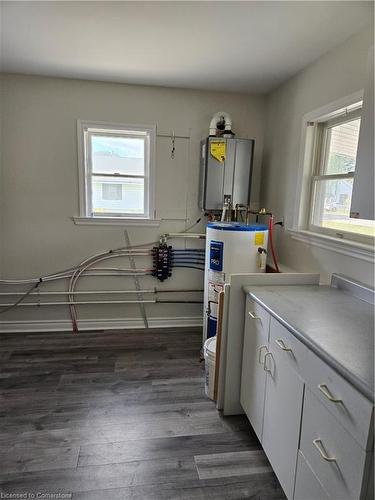 3721 Mathewson Avenue, Fort Erie, ON - Indoor Photo Showing Laundry Room