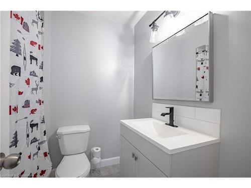 25 Lampman Crescent, Thorold, ON - Indoor Photo Showing Bathroom