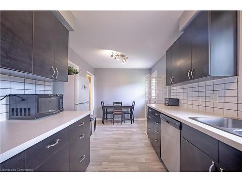 25 Lampman Crescent, Thorold, ON - Indoor Photo Showing Kitchen