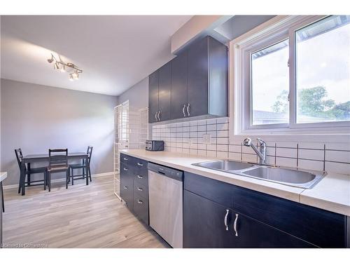 25 Lampman Crescent, Thorold, ON - Indoor Photo Showing Kitchen With Double Sink