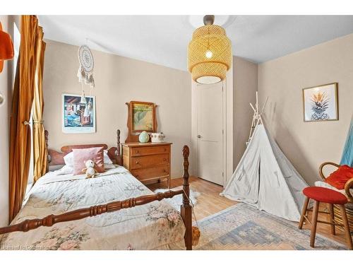 120 Gibson Avenue, Hamilton, ON - Indoor Photo Showing Bedroom