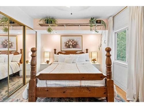 120 Gibson Avenue, Hamilton, ON - Indoor Photo Showing Bedroom