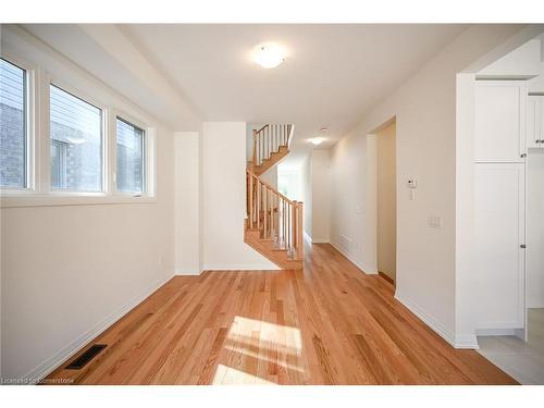 377 Provident Way, Hamilton, ON - Indoor Photo Showing Other Room