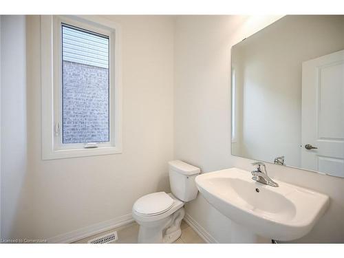 377 Provident Way, Hamilton, ON - Indoor Photo Showing Bathroom