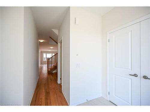 377 Provident Way, Hamilton, ON - Indoor Photo Showing Other Room