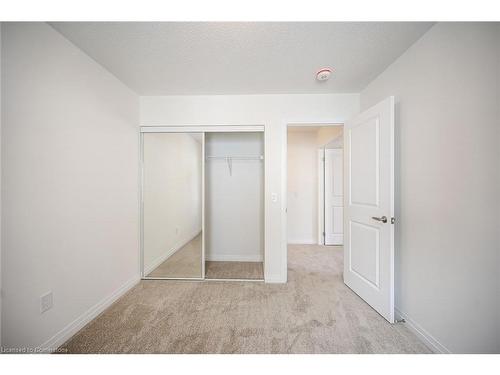 377 Provident Way, Hamilton, ON - Indoor Photo Showing Other Room