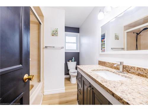 148 Cleary Avenue, Dunnville, ON - Indoor Photo Showing Bathroom