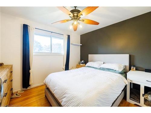 148 Cleary Avenue, Dunnville, ON - Indoor Photo Showing Bedroom