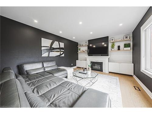 14 Dolphin Place, Hamilton, ON - Indoor Photo Showing Living Room With Fireplace