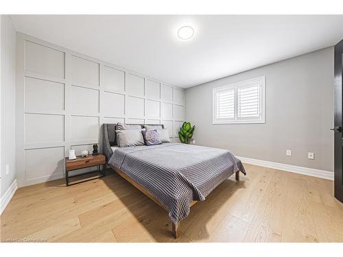 14 Dolphin Place, Hamilton, ON - Indoor Photo Showing Bedroom