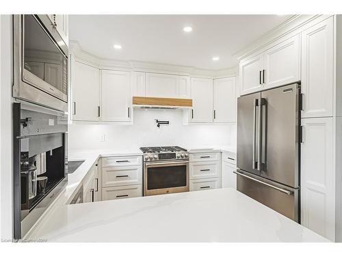 14 Dolphin Place, Hamilton, ON - Indoor Photo Showing Kitchen With Stainless Steel Kitchen With Upgraded Kitchen