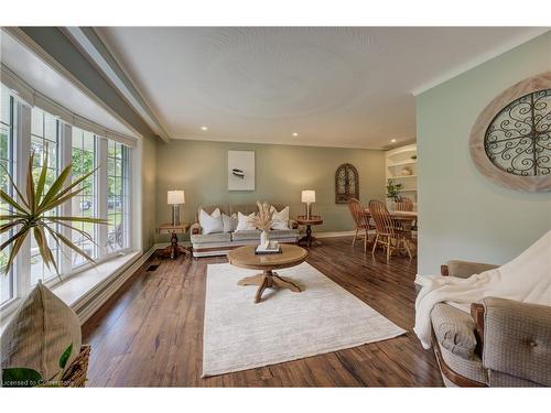 1242 Sheffield Road, Sheffield, ON - Indoor Photo Showing Living Room