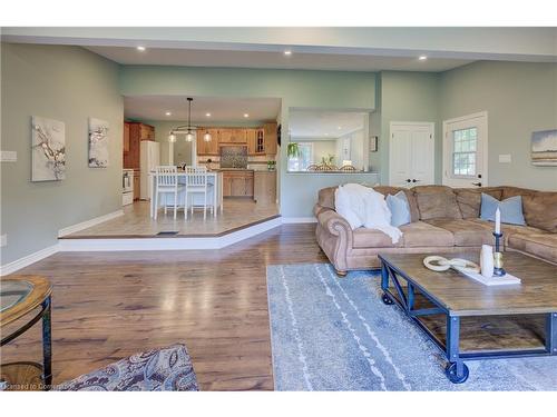 1242 Sheffield Road, Sheffield, ON - Indoor Photo Showing Living Room