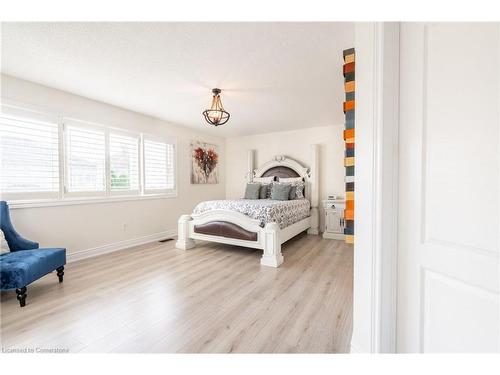 71 Joshua Avenue, Ancaster, ON - Indoor Photo Showing Bedroom