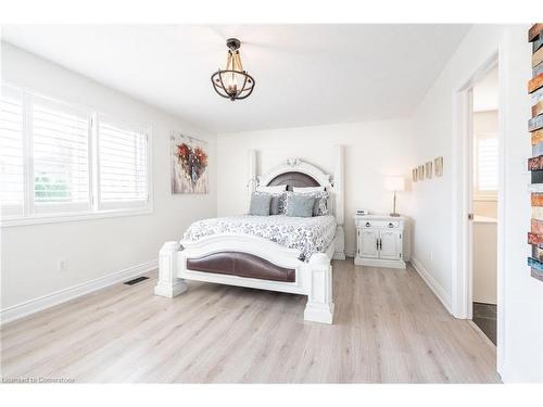 71 Joshua Avenue, Ancaster, ON - Indoor Photo Showing Bedroom