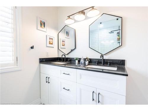 71 Joshua Avenue, Ancaster, ON - Indoor Photo Showing Bathroom