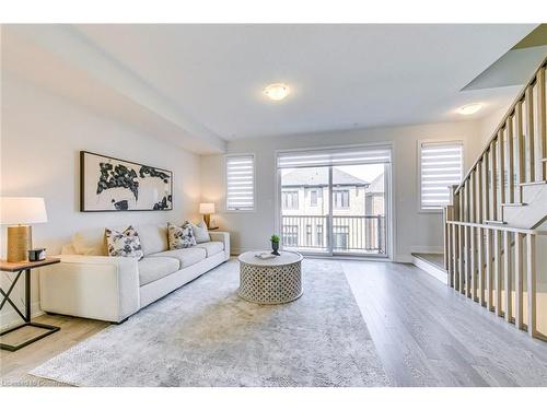 1488 Yellow Rose Circle, Oakville, ON - Indoor Photo Showing Living Room