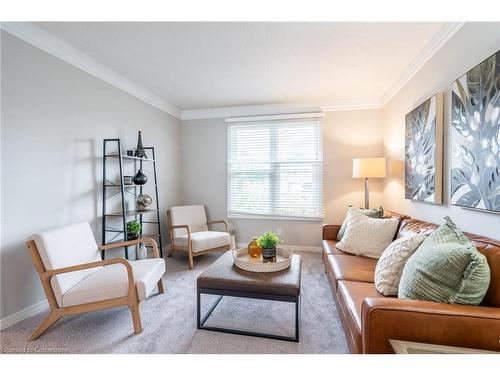 2083 Edgebank Court, Burlington, ON - Indoor Photo Showing Living Room