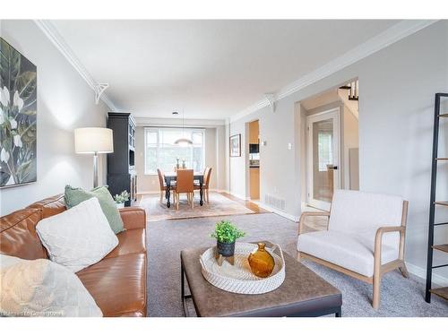 2083 Edgebank Court, Burlington, ON - Indoor Photo Showing Living Room