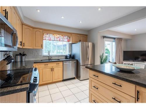 2083 Edgebank Court, Burlington, ON - Indoor Photo Showing Kitchen With Double Sink