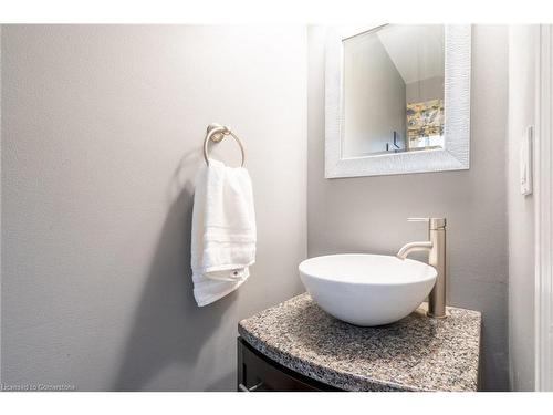 2083 Edgebank Court, Burlington, ON - Indoor Photo Showing Bathroom