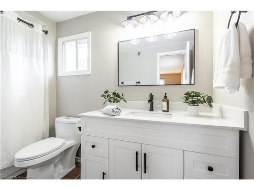 2083 Edgebank Court, Burlington, ON - Indoor Photo Showing Bathroom